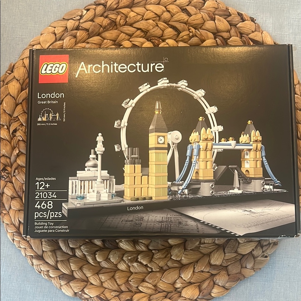 Lego Architecture London Skyline in Black, Gold and Blue 21034